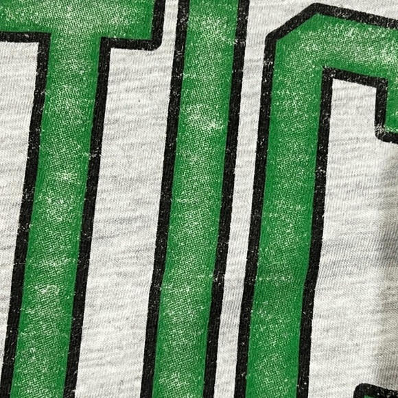 Boston Celtics NBA Basketball Retro Crewneck Tshirt - Picture 5 of 6